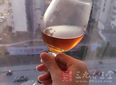 酒精可以激發(fā)人體產(chǎn)生胰島素