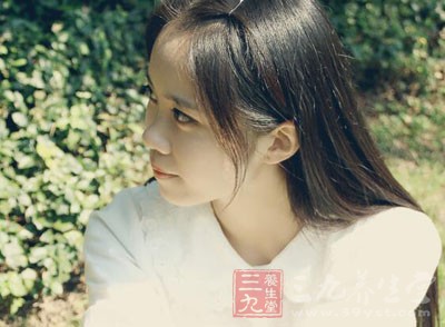 走路姿势要更加女人 走路姿势要更加女人
