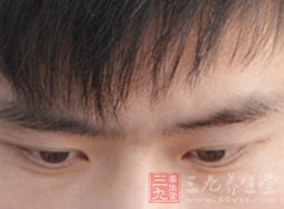 眉毛还能反映其他疾病