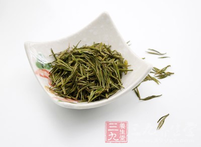 经常饮用绿茶，还能防癌和降低血脂，预防电脑辐射