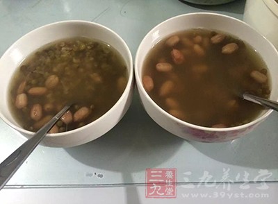 綠豆可以降低體內(nèi)的膽固醇含量