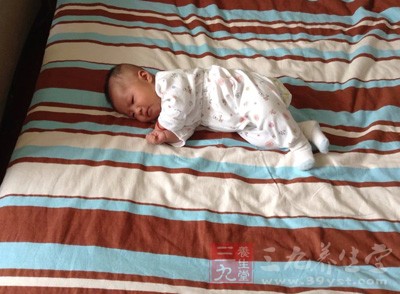 有的孩子是因为身体对牛奶蛋白过敏