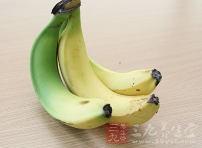 肺热咳嗽用香蕉1~2只,冰糖炖服。每日1~2次,连服数日,效果佳 肺热咳嗽用香蕉1~2只,冰糖炖服。每日1~2次,连服数日,效果佳