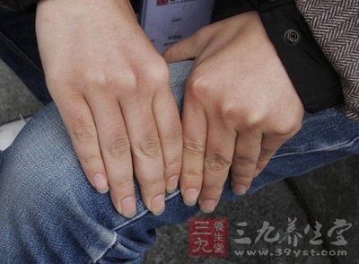 按摩肌肉，作用在于放松肌肉