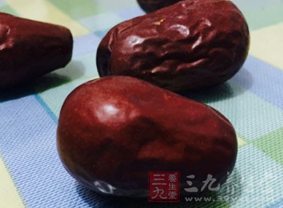 吃棗后，不要馬上吃高蛋白食品，如牛奶