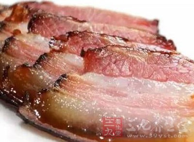 如动物油、肥肉、奶油、黄油、全脂奶等