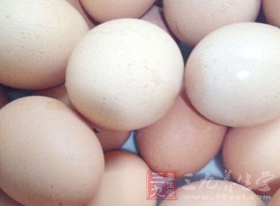 鸡蛋2个、中药壁虎5只、莪术9克