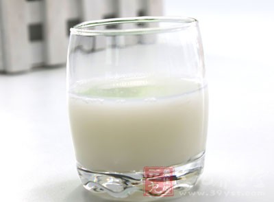 像虾 ,核桃,大骨,牛奶,海带,大豆,莴笋,芹菜,丝瓜等等 像虾 ,核桃,大骨,牛奶,海带,大豆,莴笋,芹菜,丝瓜等等