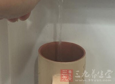 水坚持每天6～8杯