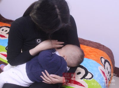 由于母乳喂养能保护孩子抵抗某些疾病,母乳是婴儿好的营养品 由于母乳喂养能保护孩子抵抗某些疾病,母乳是婴儿好的营养品