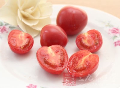 用西红柿祛斑的方法 西红柿祛斑五步骤