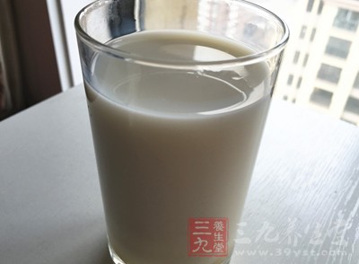 枣庄一箱祥和庄园牛奶两个日期咋回事