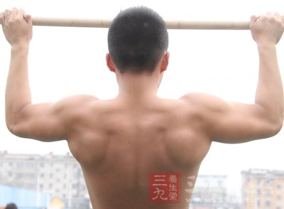 一身强健的肌肉是每个男人所向往的 一身强健的肌肉是每个男人所向往的