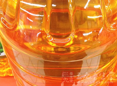 黑心作坊竟用鸡这致癌部位炼油