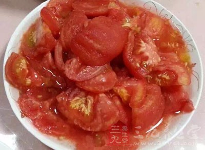 如海带、面、饭、猪肝、瘦肉、菠菜、番茄等食物