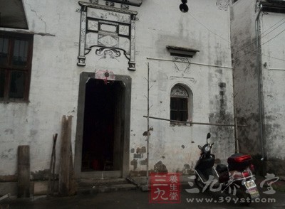 属于主要的纳气口,门与屋一定要大小适中 属于主要的纳气口,门与屋一定要大小适中