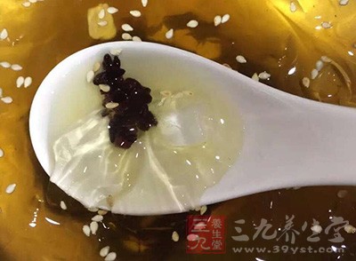 蜂蜜中所含的營(yíng)養(yǎng)素會(huì)遭到破壞