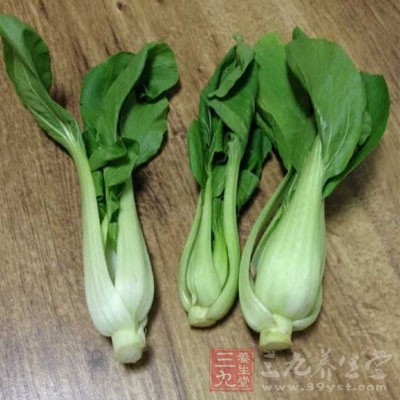 多摄取含钙丰富的食物,如海带、发菜、芝麻酱以及豆类和绿色蔬菜 多摄取含钙丰富的食物,如海带、发菜、芝麻酱以及豆类和绿色蔬菜