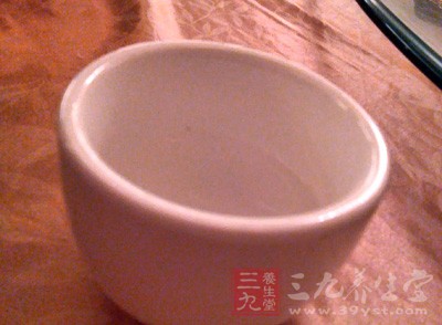 他喝酒的那个量,简直可以称“酒仙” 他喝酒的那个量,简直可以称“酒仙”