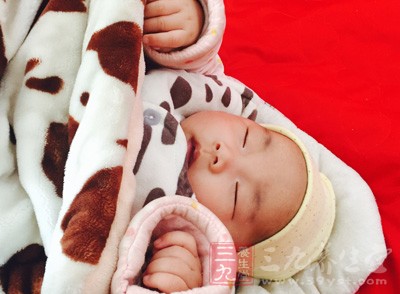 但如果宝宝长期出现便秘现象,就会导致宝贝大肠粘膜的神经出现麻木 但如果宝宝长期出现便秘现象,就会导致宝贝大肠粘膜的神经出现麻木