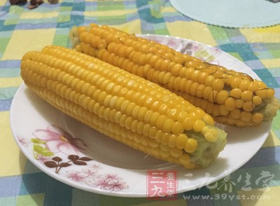 多吃含嘌呤较少的面粉类制品(面条、馒头、花卷、面包等)、芋头、红薯、莲藕、土 豆、玉米 多吃含嘌呤较少的面粉类制品(面条、馒头、花卷、面包等)、芋头、红薯、莲藕、土 豆、玉米