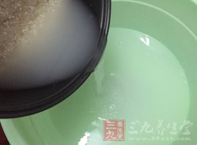 淘米遍数多,营养流失大 淘米遍数多,营养流失大