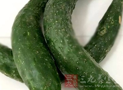 首先给大家说说黄瓜的营养价值吧 首先给大家说说黄瓜的营养价值吧