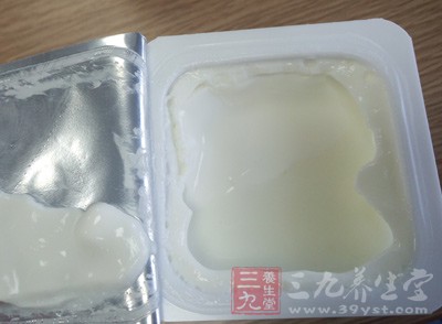 站在购奶区那,可以看看各式各样的牛奶 站在购奶区那,可以看看各式各样的牛奶