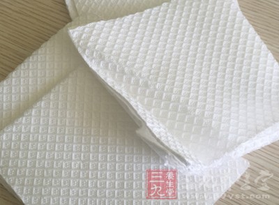 潮湿的环境会滋生大量的细菌