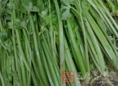 常见的含光敏物质的蔬果有,芹菜 常见的含光敏物质的蔬果有,芹菜