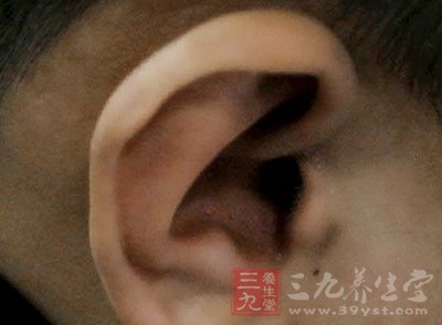 耳屏主要是由皮肤构成的外耳门前面的突起由软骨和皮肤构成的