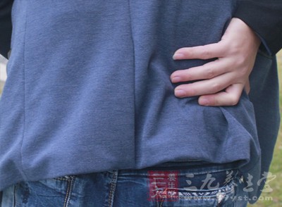 常年搓身体的腰眼、脚心、耳朵 常年搓身体的腰眼、脚心、耳朵