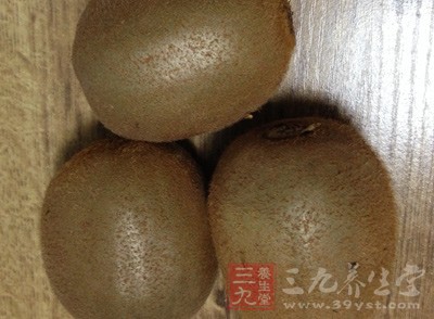 猕猴桃果实肉肥汁多,清香鲜美,酸甜宜人 猕猴桃果实肉肥汁多,清香鲜美,酸甜宜人