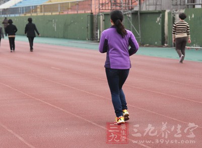 若想练习长距离跑步，呼吸非常重要