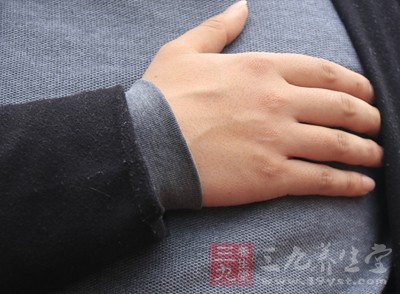 他半个月内为2个病人取出分别2斤