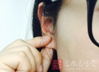搓耳朵也有讲究 搓耳朵也有讲究