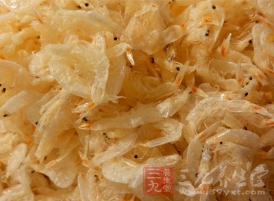 虾皮不是虾的皮,而是整个的小虾。因其在加工过程中脱水后变成干物质 虾皮不是虾的皮,而是整个的小虾。因其在加工过程中脱水后变成干物质