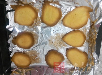 猴菇饼干配料表:小麦粉、白砂糖、精炼植物油、橄榄油、猴头菇、玉米淀粉 猴菇饼干配料表:小麦粉、白砂糖、精炼植物油、橄榄油、猴头菇、玉米淀粉