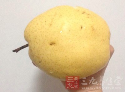 我们看到很多进口水果表面有一层亮亮的外表,富有光泽,就是经过了打蜡的保鲜处理 我们看到很多进口水果表面有一层亮亮的外表,富有光泽,就是经过了打蜡的保鲜处理