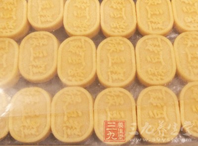 零食并不局限于文章刚开头列举的那些，三餐以外的食物都称为零食