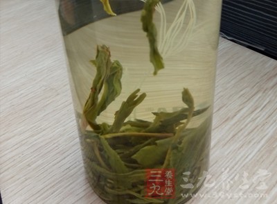 促进血管愈合的成分绿茶中含有多种氨基酸能够促进脂质的生成