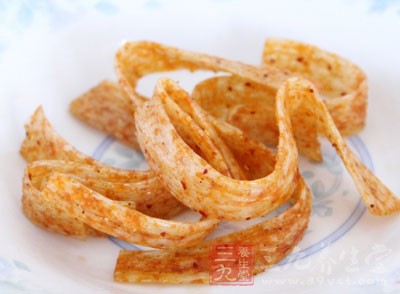 部分辣条超限量使用防腐剂 不宜过量食用