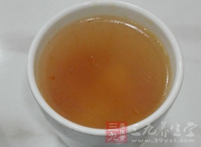 飯前先飲少量湯，好似運(yùn)動(dòng)前做預(yù)備活動(dòng)一樣