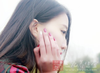 雌激素缺乏被认为是引起女性绝经后骨质疏松的主要原因