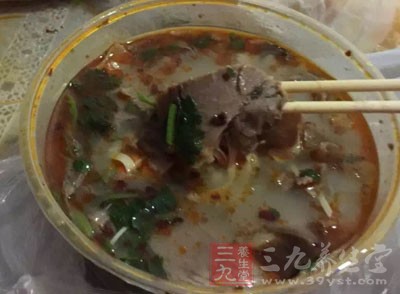 上海金山4家餐饮店9人列入食品安全黑名单(2)