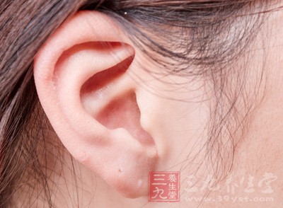 按摩耳朵保健方法 常按耳朵穴位强身健肾