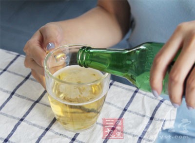 低醇啤酒利用特制的工艺令酵母不发酵糖