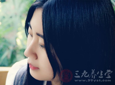 女性生殖道受病原体，如细菌、病毒、真菌