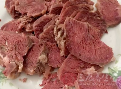 猪肝、牛肉等肉食中含维生素E、维生素B