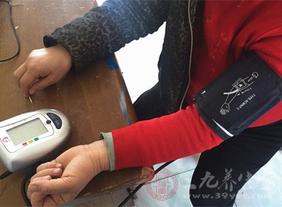 舒张期血压与收缩期血压之比正常为50%左右 舒张期血压与收缩期血压之比正常为50%左右